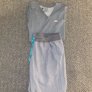 Brand new FIGS scrubs. Never worn, they just do not fit. M Top & L Kade Cargos